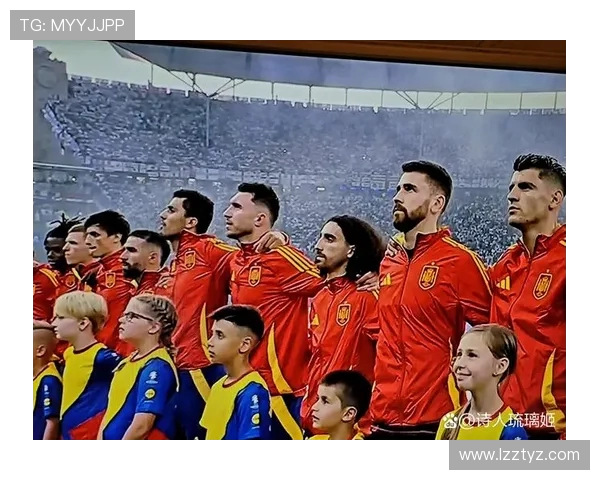 足球明星们的辉煌历程与背后故事探索：从青涩少年到世界顶尖球员的蜕变之路